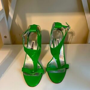 Manolo Blahnik T strap Strittina